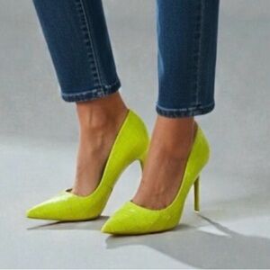 Steve Madden Vala-C neon yellow crocodile-embossed pumps